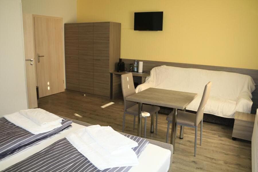Pension Florion Bernburg Exteriör bild